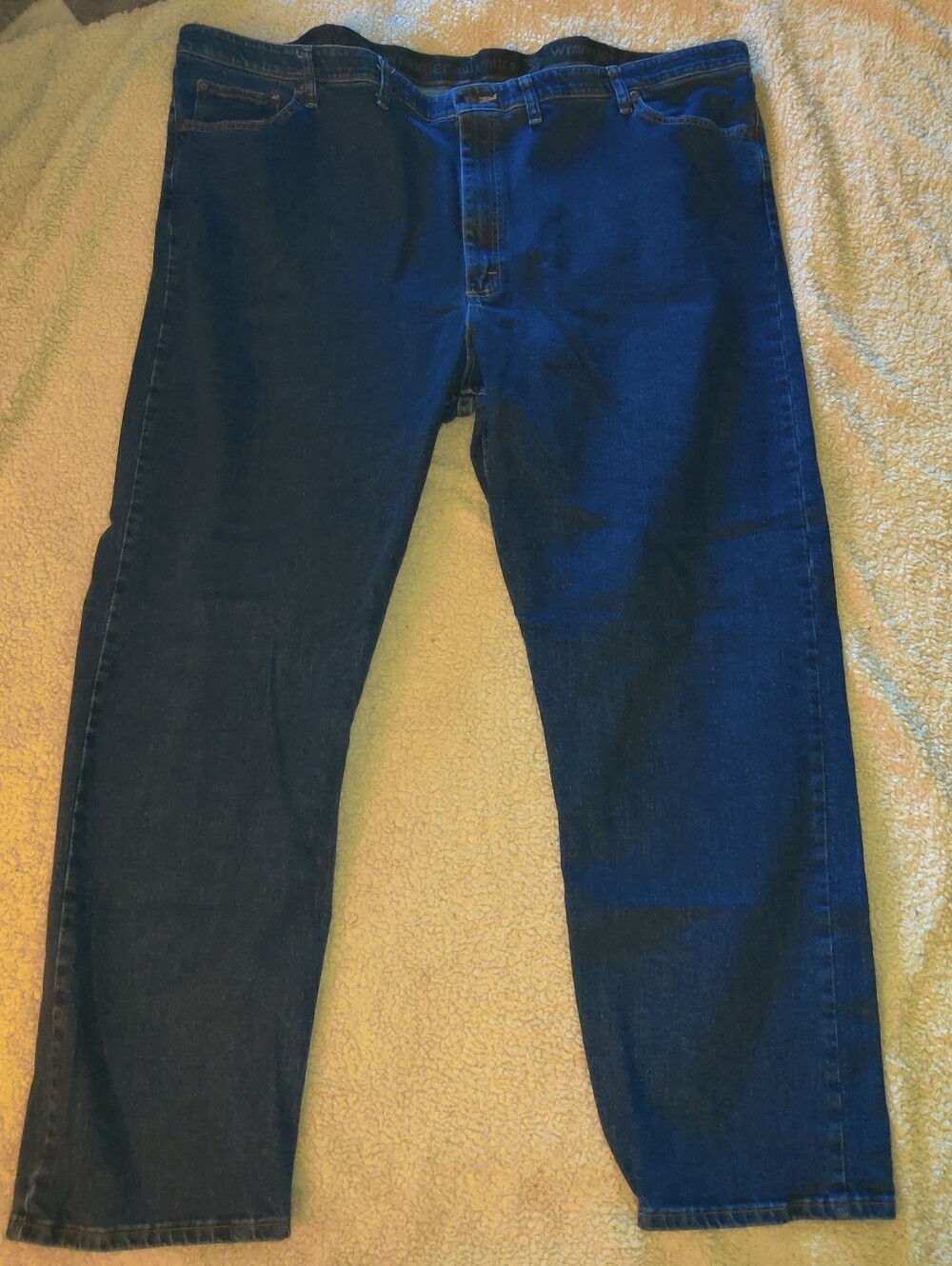 Men's Wrangler Relaxed Fit Classic Jeans Size 54 X 32